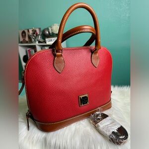 EUC Dooney & Bourke Pebble Grain Zip Satchel